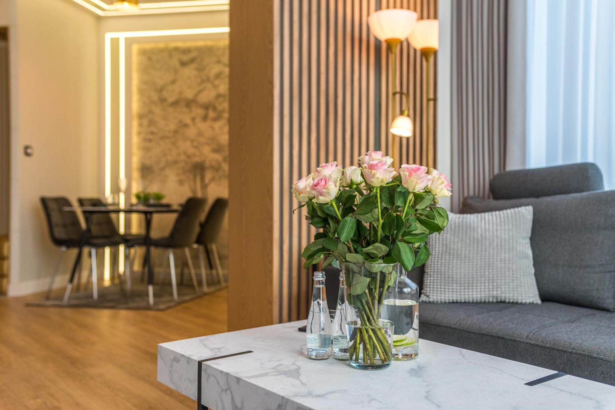 Q18 Aparthotel ビィドゴシュチュ エクステリア 写真