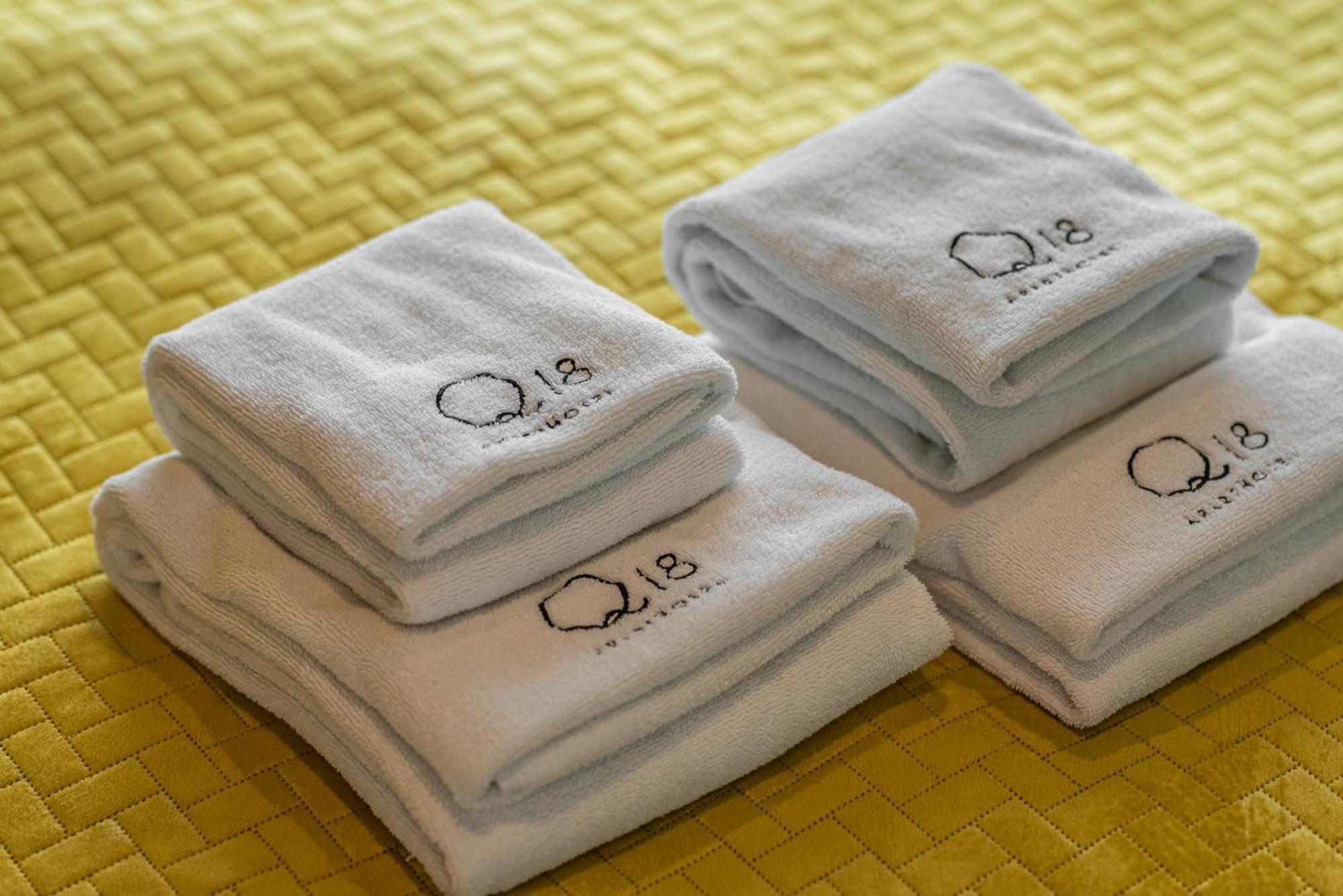 Q18 Aparthotel ビィドゴシュチュ エクステリア 写真