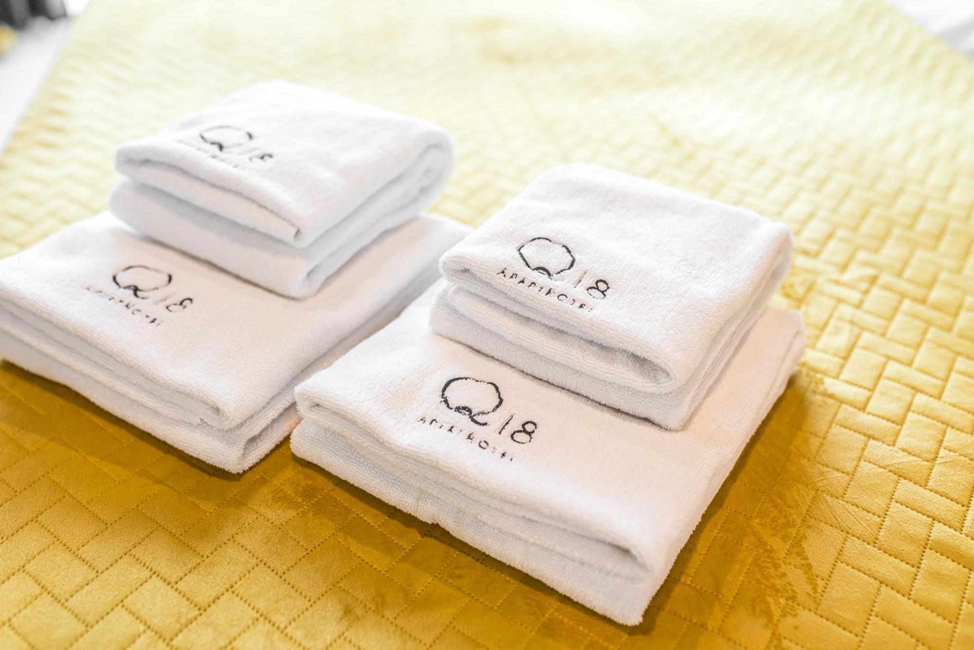 Q18 Aparthotel ビィドゴシュチュ エクステリア 写真