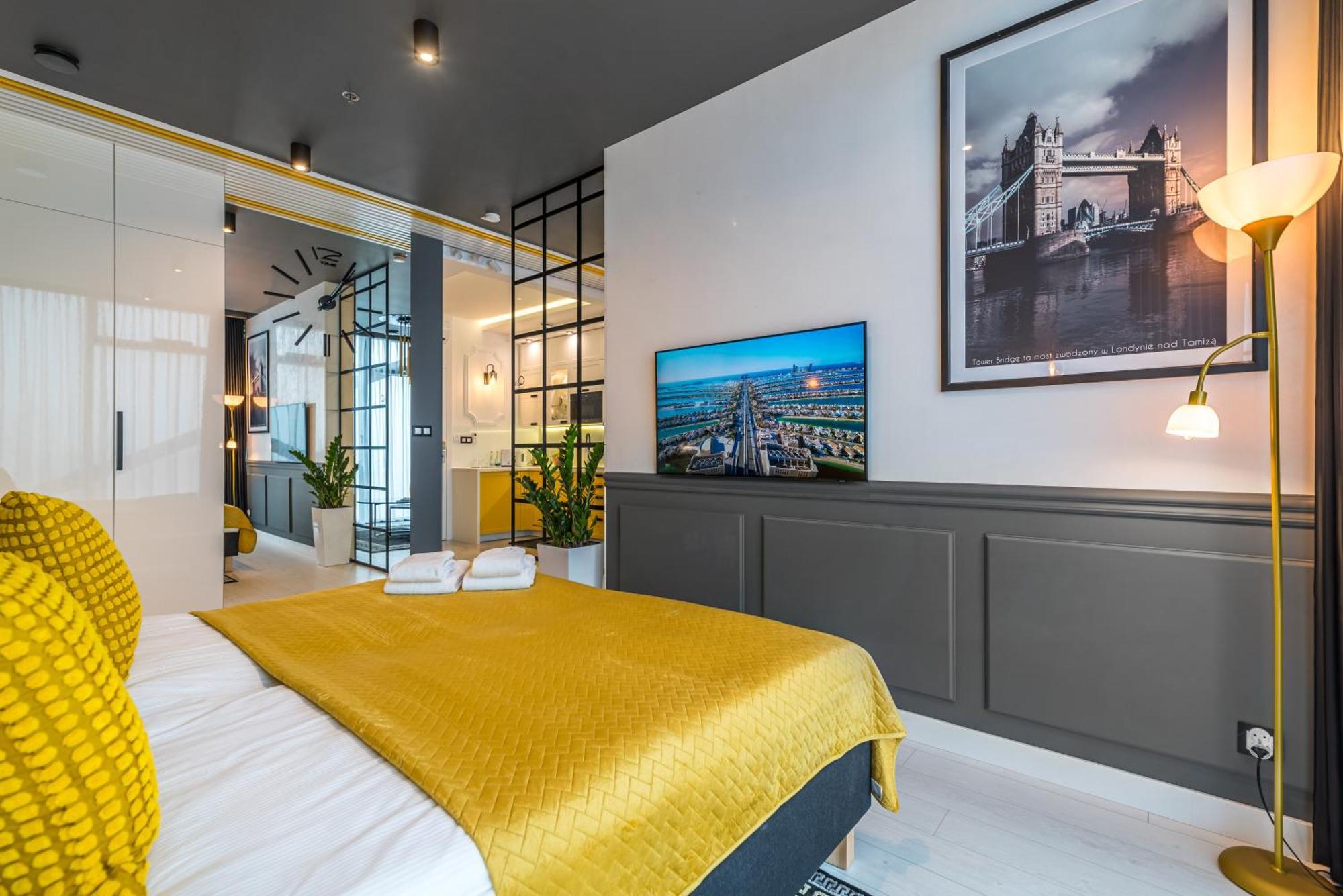 Q18 Aparthotel ビィドゴシュチュ エクステリア 写真
